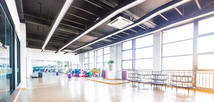 工廠監控壞了，導致線路中零線帶電，交流充電樁不能使用，請問如何判斷??電車的家用充電樁和隨車充電氣結構工作原理是一樣的么 